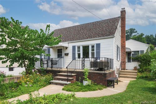 354 Eighth Ave, Pelham, NY, 10803-1304 | Card Image