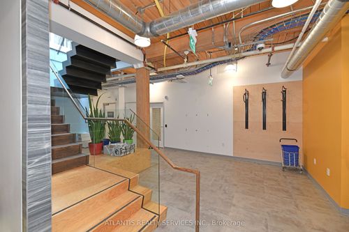 400500-243 College Street, Toronto, ON, M5T1R5 | Card Image