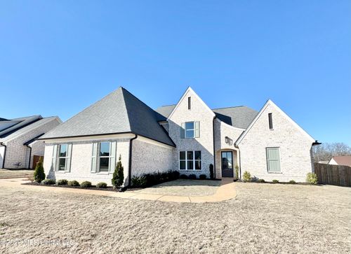 4276 Brooke Dr, Nesbit, MS, 38651-1100 | Card Image