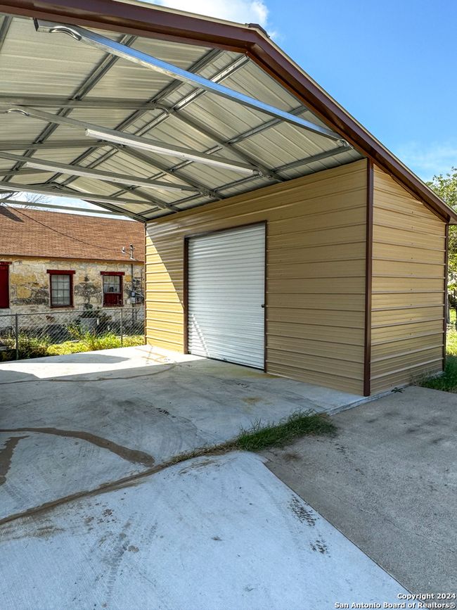329 Fort Clark Rd, Townhouse with 3 bedrooms, 2 bathrooms and null parking in Brackettville TX | Image 8