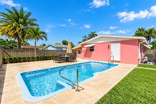 932 Mcintosh St, West Palm Beach, FL, 33405-3012 | Card Image