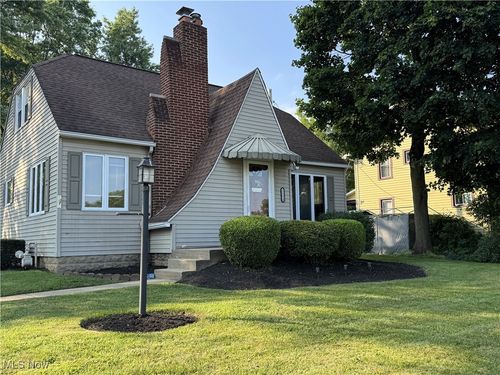 11224 Center St Ne, Sandyville, OH, 44671-1002 | Card Image