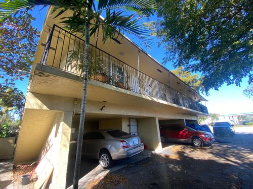 2-2800 W Sunrise Blvd, Fort Lauderdale, FL, 33311-5633 | Card Image