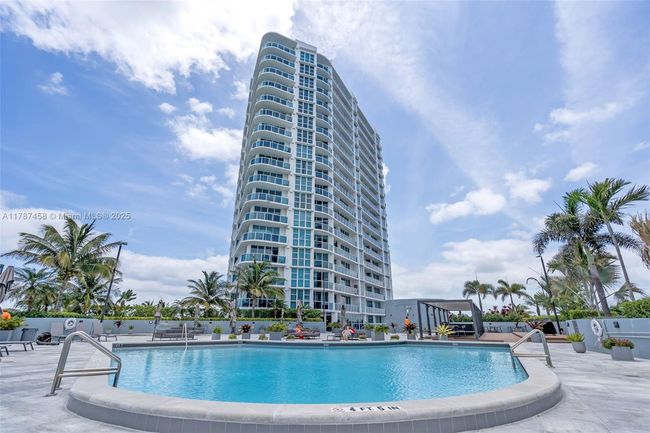 APT-1002 - 1881 79 Th Street Cswy, Condo with 2 bedrooms, 3 bathrooms and null parking in North Bay Village FL | Image 34