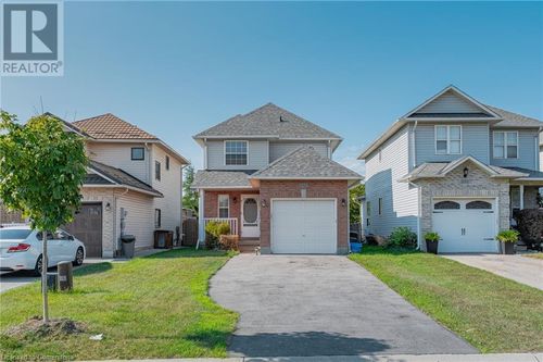 242 Hilltop Dr, Ayr, ON, N0B1E0 | Card Image