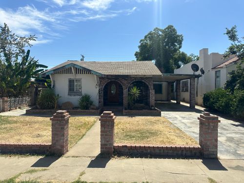 330 Van Ness Ave, Lindsay, CA, 93247-1924 | Card Image