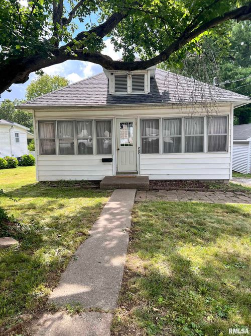 202 Wilson St, Anna, IL, 62906-1710 | Card Image
