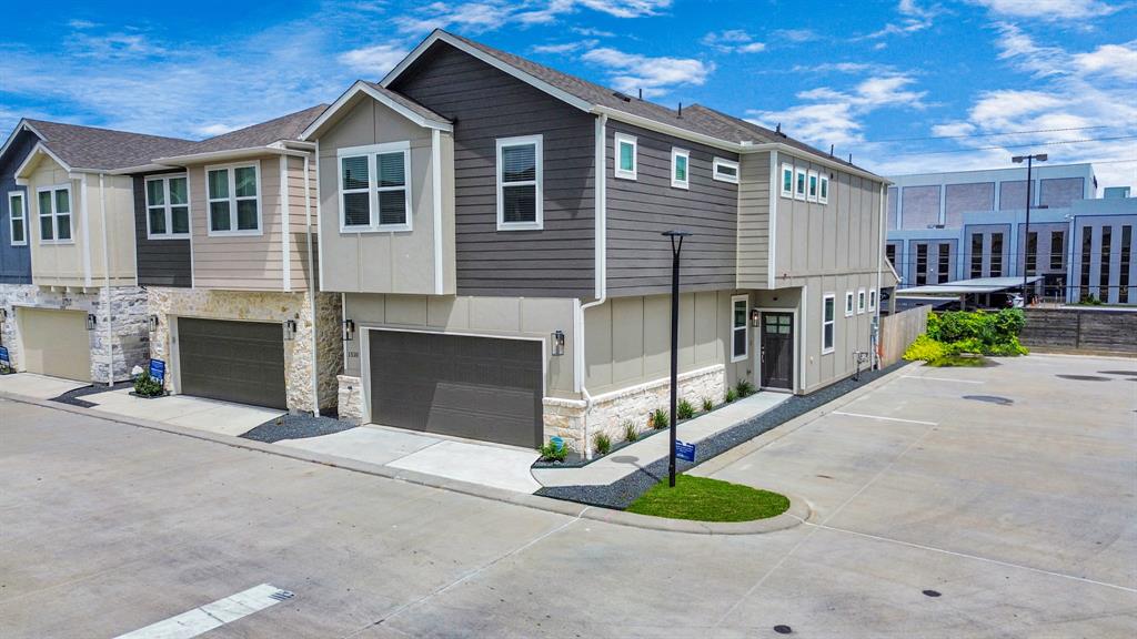 Beach Oak Dr, Houston, TX 77084