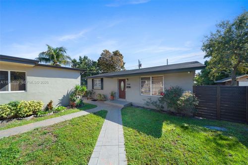 1168 W 24th St, Hialeah, FL, 33010-1928 | Card Image