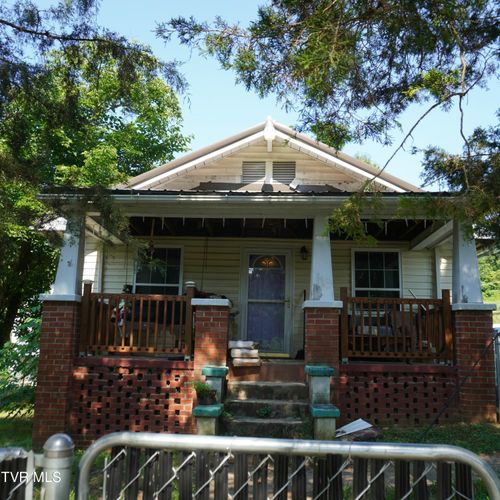 143 Massey St, Elizabethton, TN, 37643-6554 | Card Image