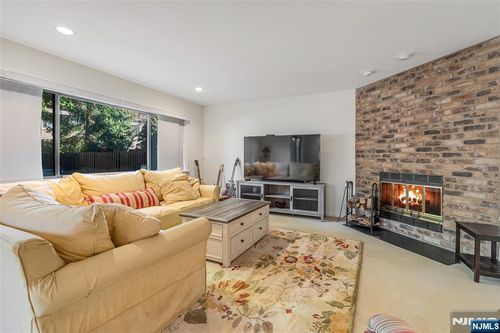 191b-191 Yorktowne Ct, Twp Washingtn, NJ, 07676 | Card Image