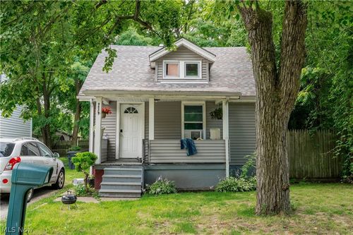 982 Eva Ave, Akron, OH, 44306-2407 | Card Image