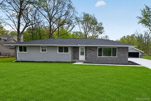 29055 Bredow Ave, Romulus, MI, 48174-9444 | Card Image