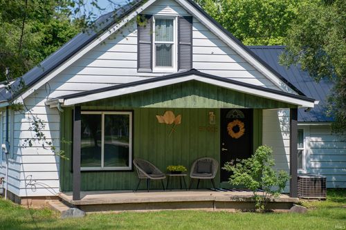 57005 Southshore Dr, Osceola, IN, 46561-1935 | Card Image