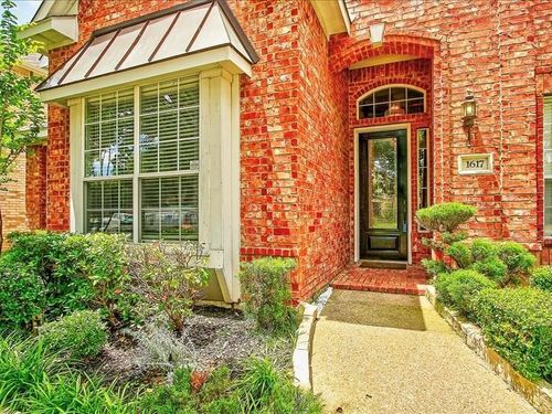 1617 Thompson Dr, Carrollton, TX, 75010-3255 | Card Image