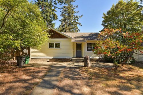 5229 Jersey Rd, Saanich, BC, V8Y2H2 | Card Image