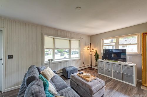 172 Southaven Ave, Mastic, NY, 11950-4011 | Card Image