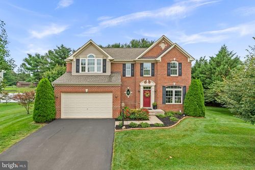 8711 Fairway Ct, SEVEN VALLEYS, PA, 17360-8986 | Card Image