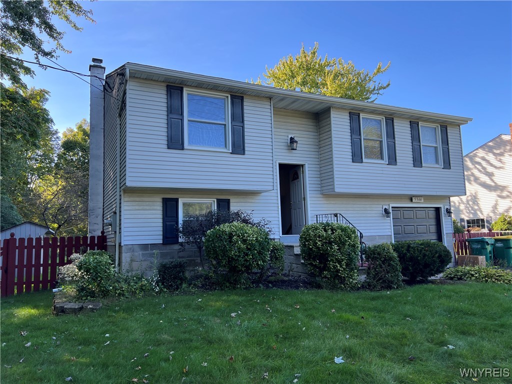 Ernest Rd, Lockport, NY 14094