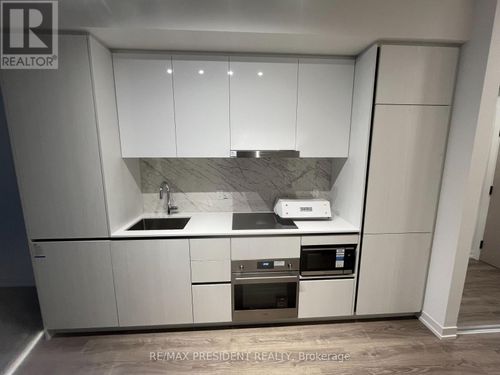 4110-8 Interchange Way, Concord, ON, L4K0R2 | Card Image