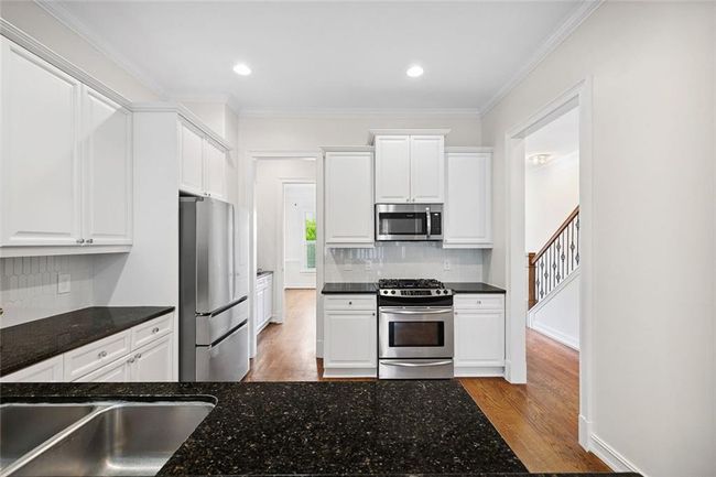 5139 Peachtree Rd, Townhouse with 3 bedrooms, 4 bathrooms and 2 parking in Chamblee GA | Image 13