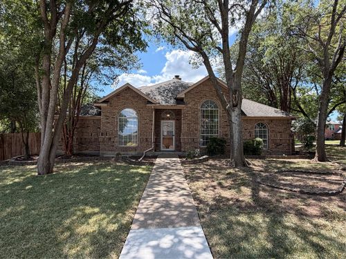 1307 Sequoia Dr, Grand Prairie, TX, 75052-6825 | Card Image