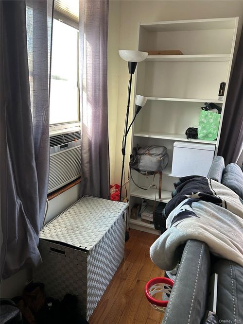 apt-3l-31 33rd St, Astoria, NY, 11106-2002 | Card Image