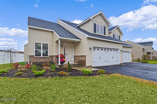 33 Paar Way, Mechanicville, NY, 12118-3663 | Card Image