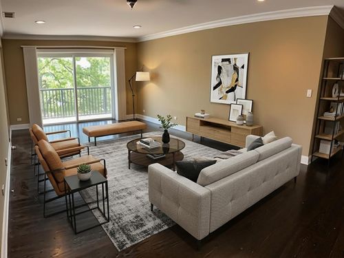308-4940 Foster St, Skokie, IL, 60077-1374 | Card Image