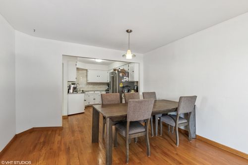 1309 Newport St, Mundelein, IL, 60060-4626 | Card Image