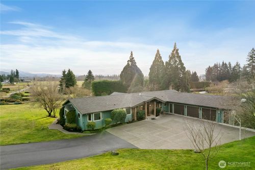 39619 254th Ave Se, Enumclaw, WA, 98022-6881 | Card Image