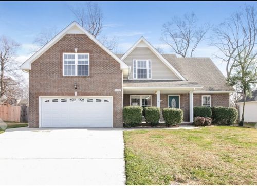 3271 Twelve Oaks Blvd, Clarksville, TN, 37042-8163 | Card Image