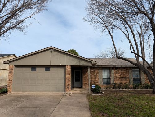 6925 Sandstone Ct, Fort Worth, TX, 76120-1319 | Card Image