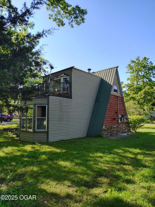 303 W Spruce St, Cherokee, KS, 66724-4002 | Card Image