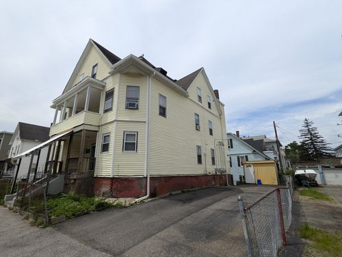 22 Clifton St, Worcester, MA, 01610-1381 | Card Image