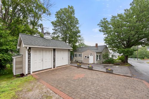 10 Prospect St, Bristol, NH, 03222-3018 | Card Image