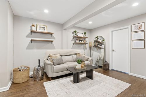 apt-1d-154 Ravine Ave, Yonkers, NY, 10701-2178 | Card Image