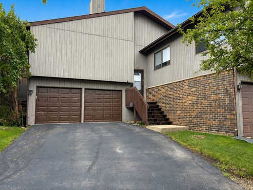 56 Century Dr, Roselle, IL, 60172-1403 | Card Image