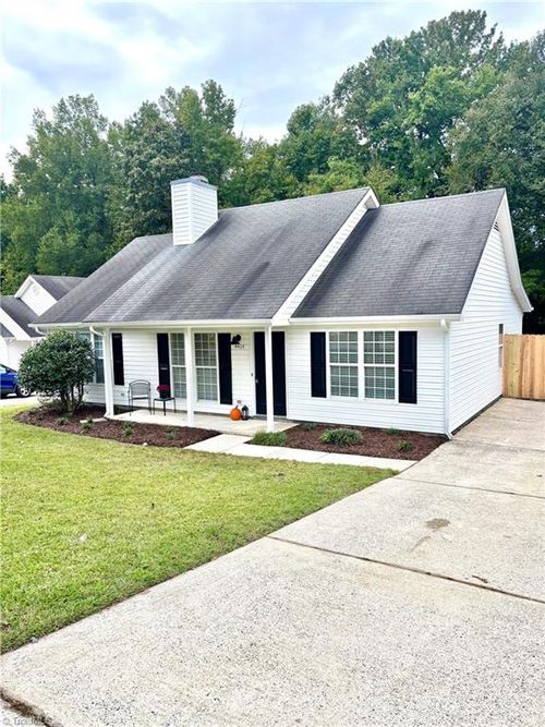 4404 Tyndale Ct, Greensboro, NC, 27406-8075 | Card Image
