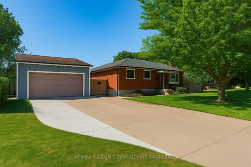 26 Millward Ave, Saint Catharines, ON, L2N1P6 | Card Image