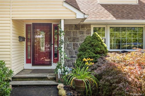 7 Junior Dr, Lake Ronkonkoma, NY, 11779-2362 | Card Image