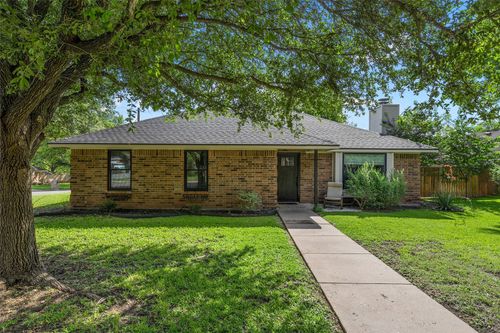 310 Ruth Dr, Hewitt, TX, 76643-3746 | Card Image