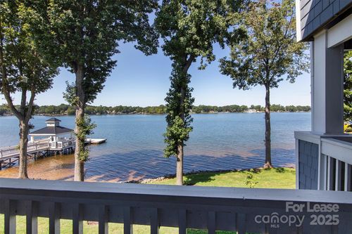 947 Southwest Dr, Davidson, NC, 28036-8924 | Card Image