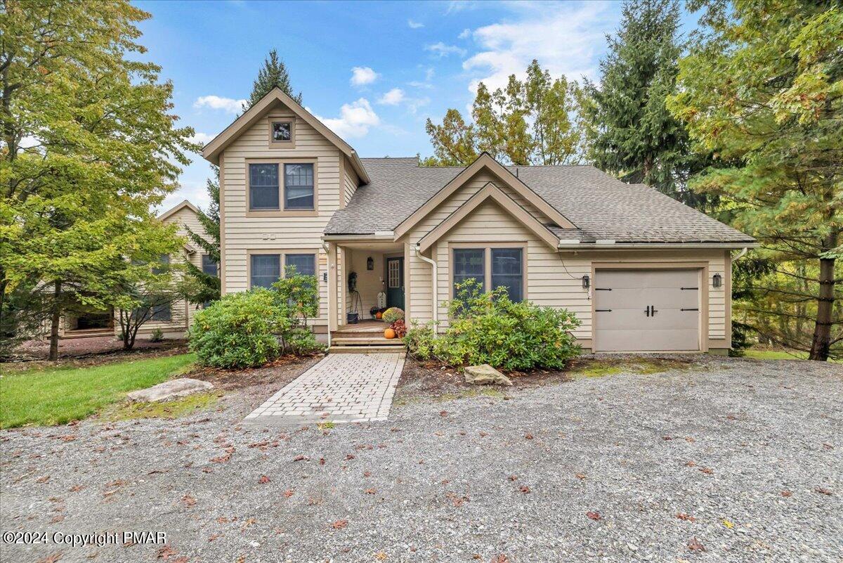 Vista Dr, Tannersville, PA 18372