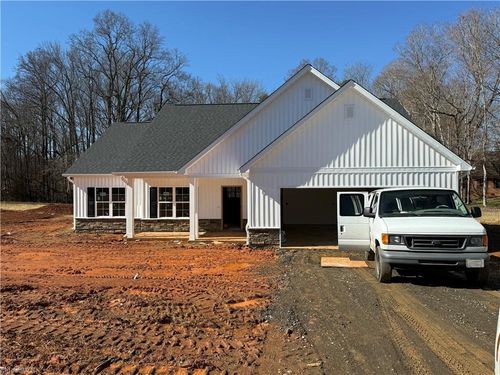489 Merrells Lake Rd, Mocksville, NC, 27028-7323 | Card Image
