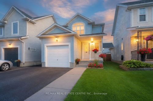 765 Angler Way, Waterloo, ON, N2K4L7 | Card Image