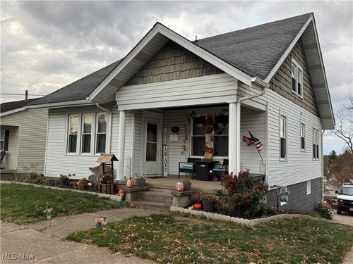 541 W Main St, Barnesville, OH, 43713-1071 | Card Image