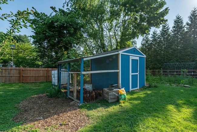461 S Shady Ave, House other with 3 bedrooms, 3 bathrooms and null parking in Damascus VA | Image 37