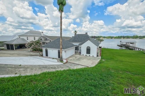 7922 False River Rd, Oscar, LA, 70762 | Card Image