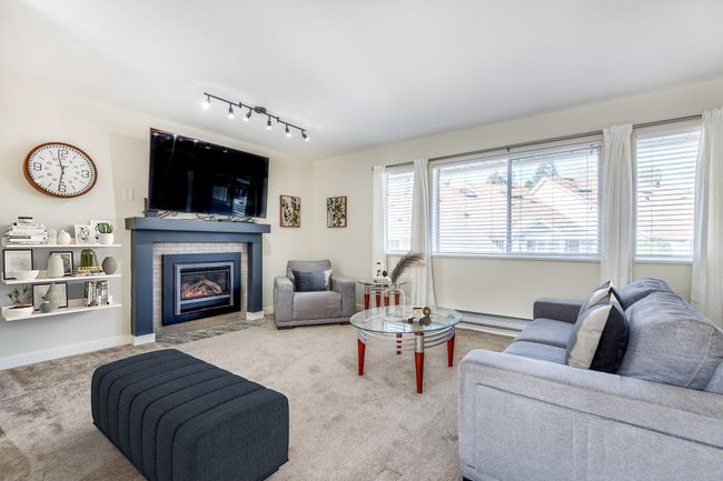 226 - 22555 116 Avenue, Townhouse with 2 bedrooms, 2 bathrooms and 1 parking in Maple Ridge BC | Image 1